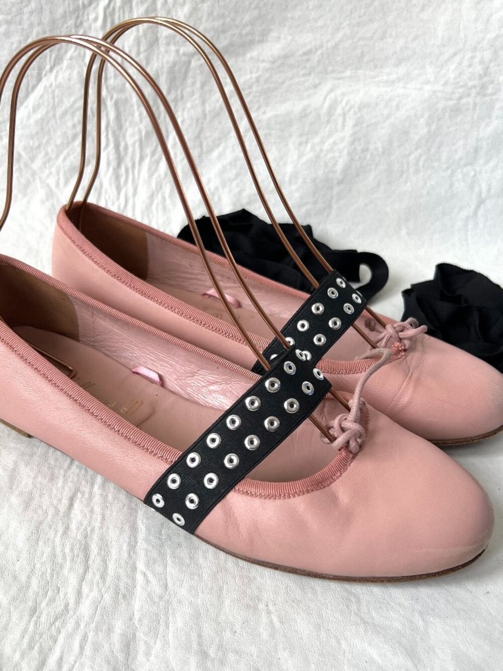 Pretty Ballerinas shoes ballet flat blush pink black grommets ribbon 41 9 womens